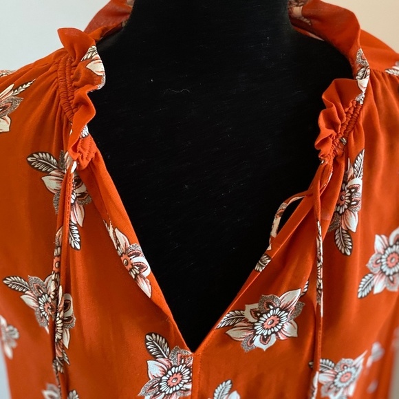 Flowered Boho Top w volume sleeves - Picture 7 of 15